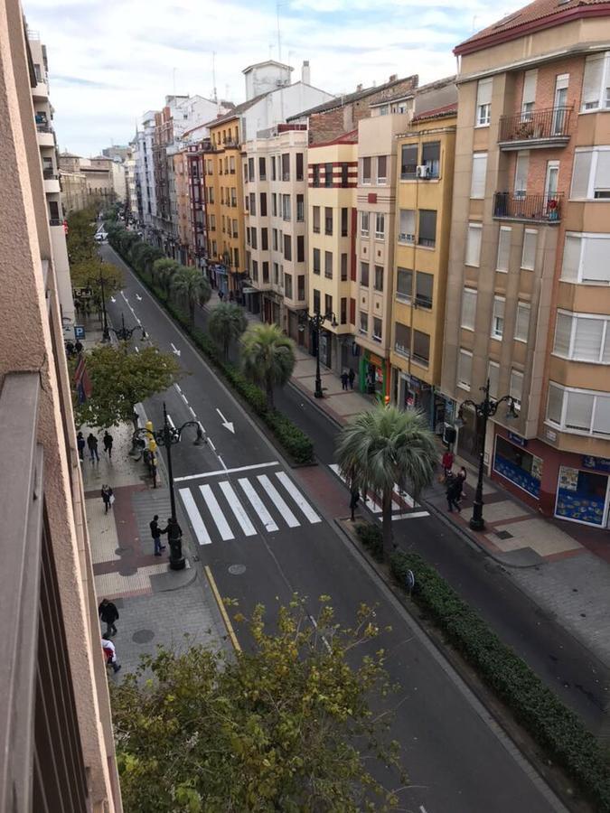 Az El Balcon De Conde De Aranda Apartment Zaragoza Luaran gambar